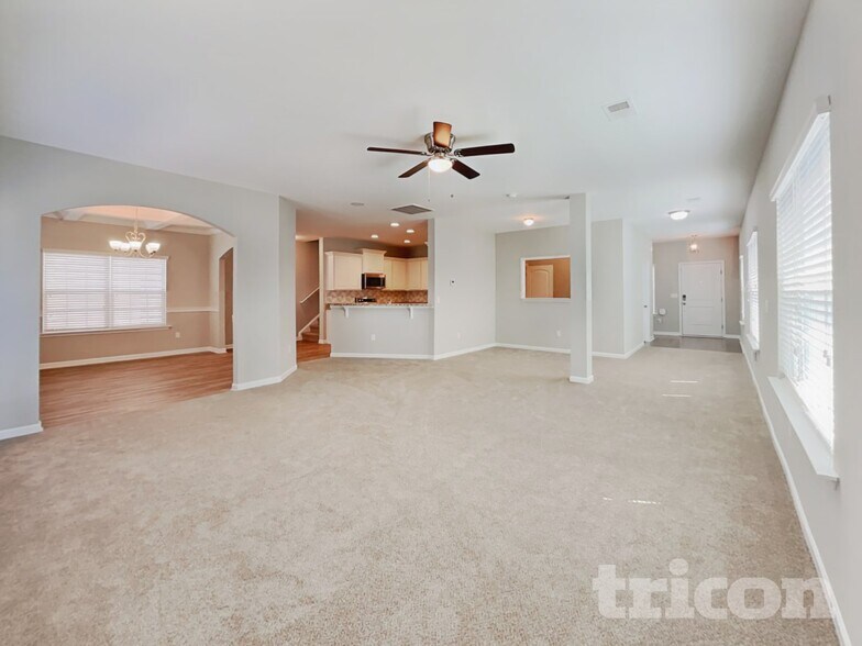 Building Photo - 162 Eventine Way