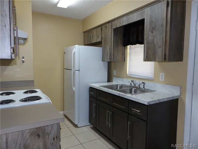 Building Photo - 520 Independence Hwy