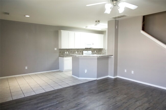 Building Photo - 12427 Oriole Lake Way