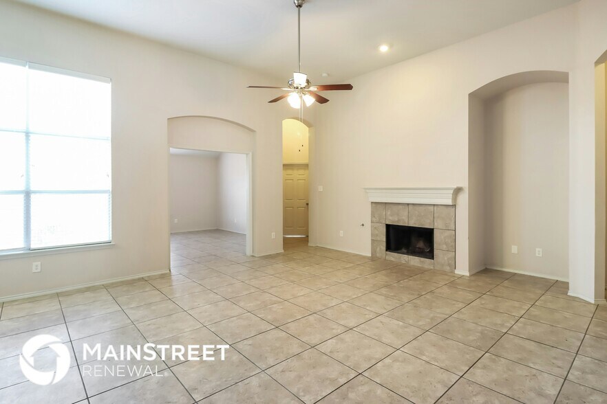 Building Photo - 6503 Fairglen Dr