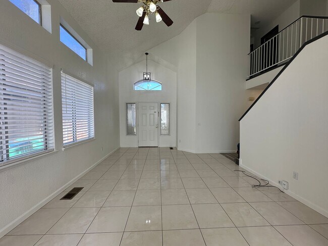 Building Photo - 4541 Creekside Cir