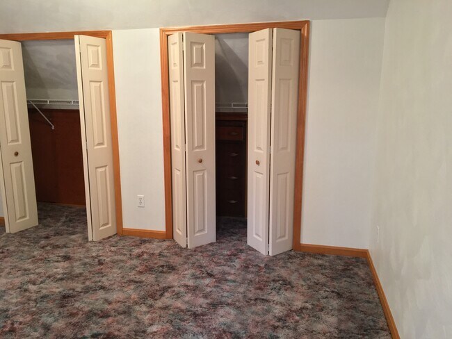 2nd floor - bedroom 2 - 2032 Paintertown Rd