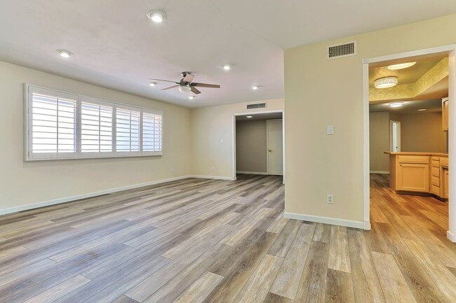 Building Photo - Spacious 6-Bedroom Pool Home Near ASU with 2-Car Garage