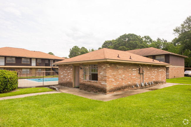 Building Photo - Greenwell & Lone Oak