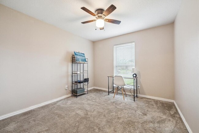 Building Photo - 6227 Creekside Ln