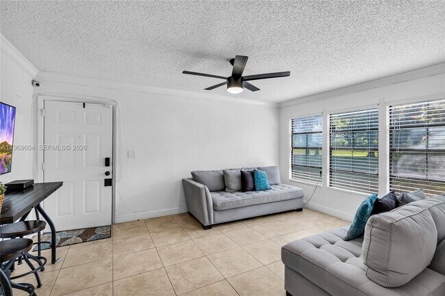 Building Photo - 15680 SW 106th Ln