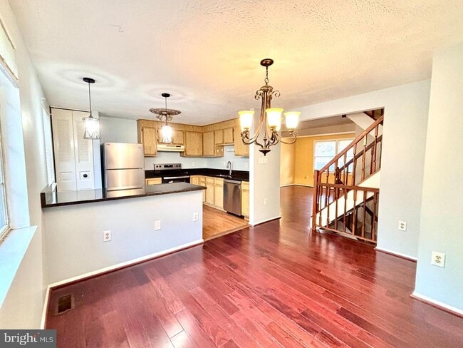 Building Photo - 6226 Hillside Rd