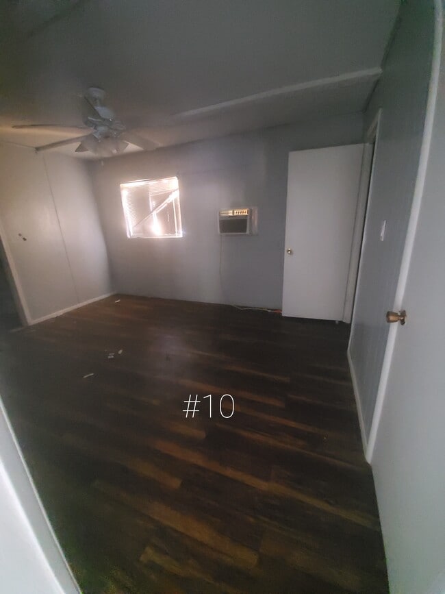 Building Photo - 4840 E Virginia Ave