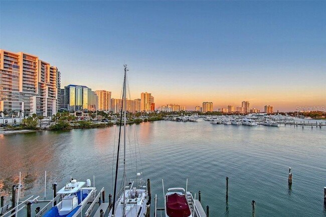 Building Photo - 650 Golden Gate Point