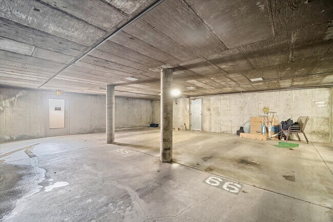 Building Photo - 1050 S Monaco St Pkwy