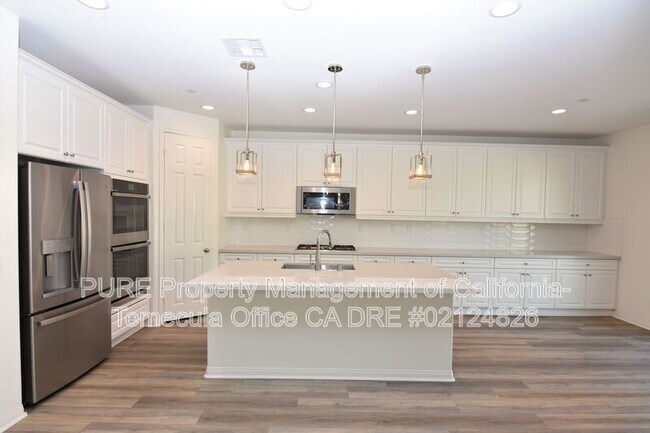 Building Photo - 32615 Cert St