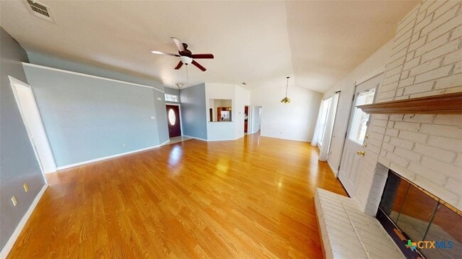 Building Photo - 411 Tomahawk Dr