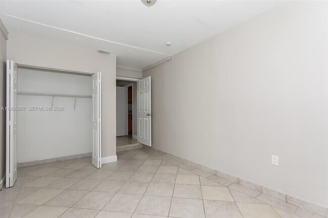 Building Photo - 6331 Southgate Blvd