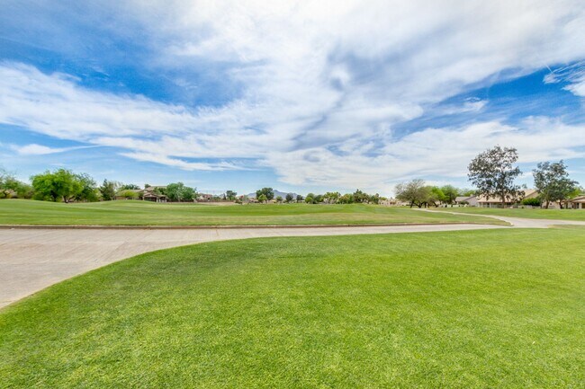 Building Photo - 3-Bedroom Home in The Villages at Queen Cr...