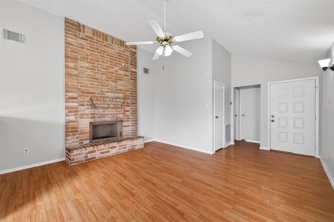 Building Photo - 5205 Beaverbrook Dr