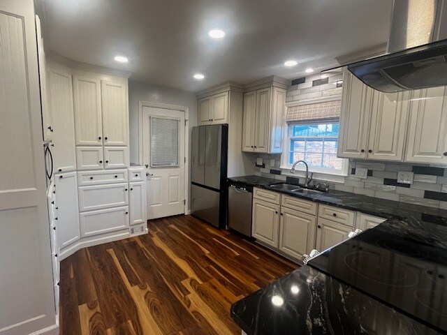 Building Photo - 2114 N Dallerton Cir