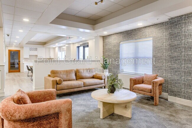 Building Photo - 7460 Graceland Dr