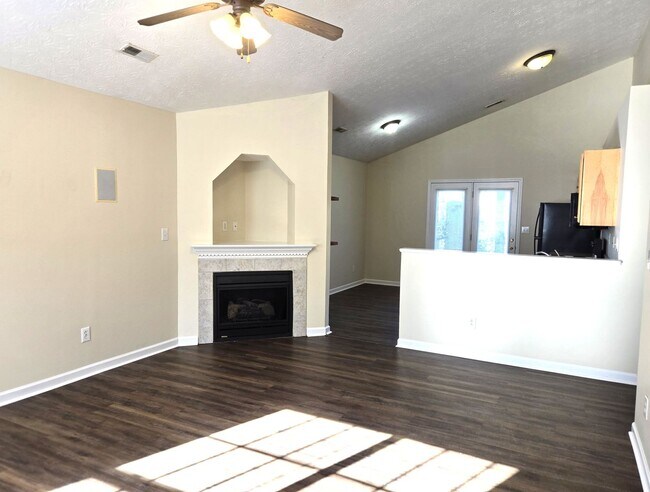 Building Photo - 3 Bedroom Ranch in Great Acres 251024