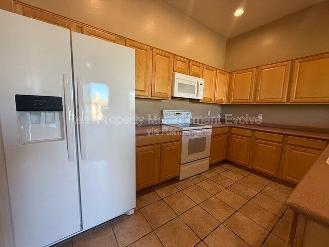 Building Photo - 16420 N Thompson Peak Pkwy