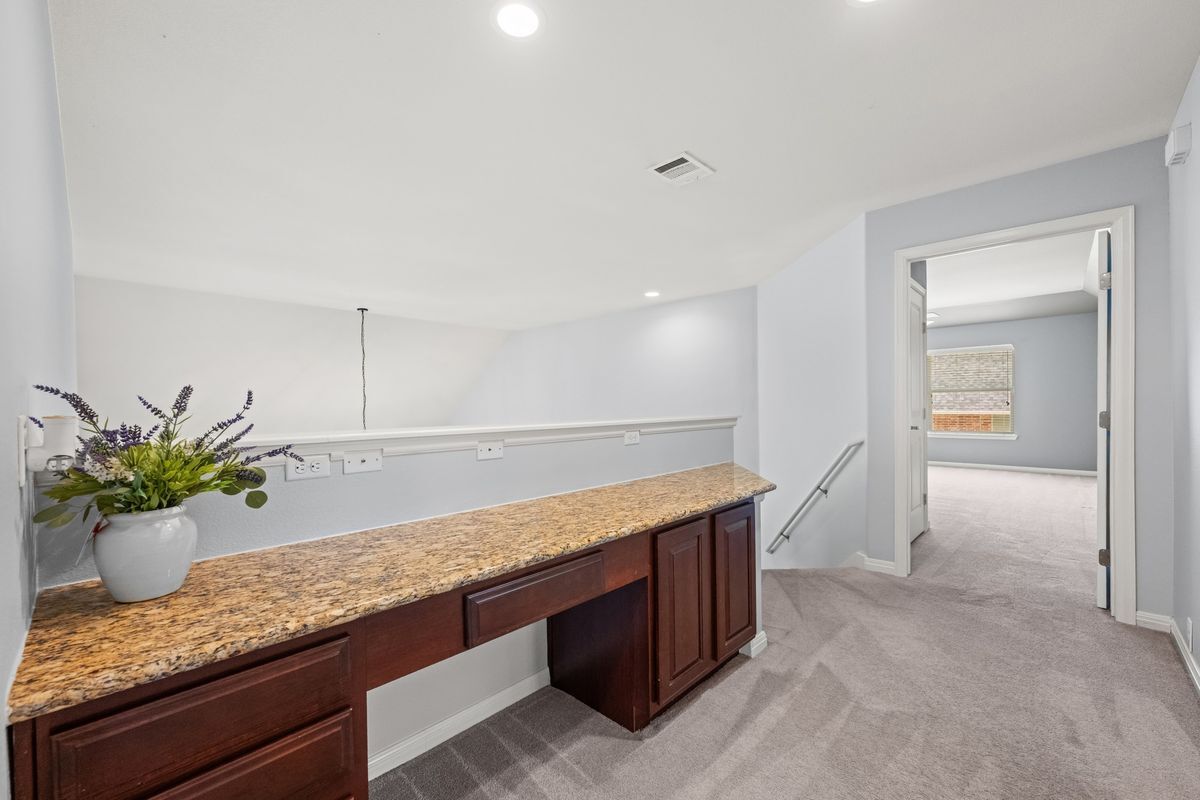 Building Photo - 1023 Grassy Field Rd
