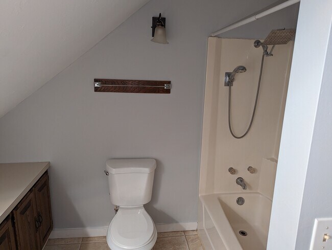 Building Photo - 524 19th St Nw