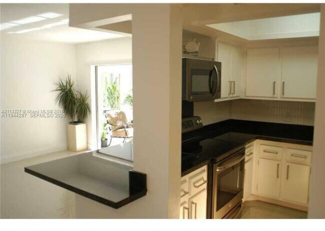 Building Photo - 2451 SW 82nd Ave