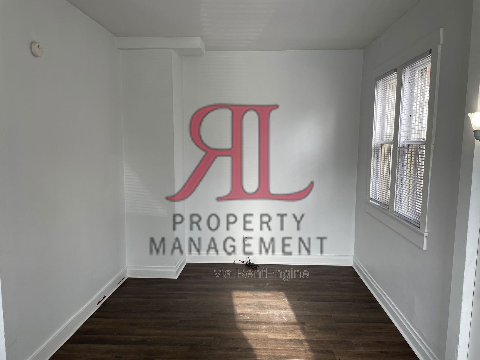 Building Photo - 346 Stewart Ave