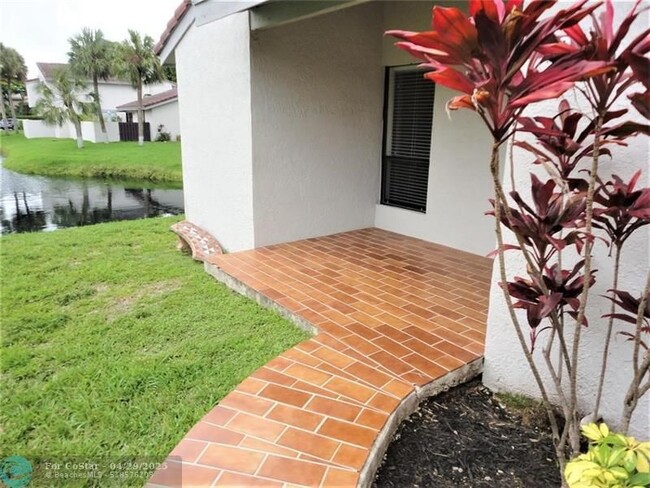 Primary Photo - 780 NW 106th Ave