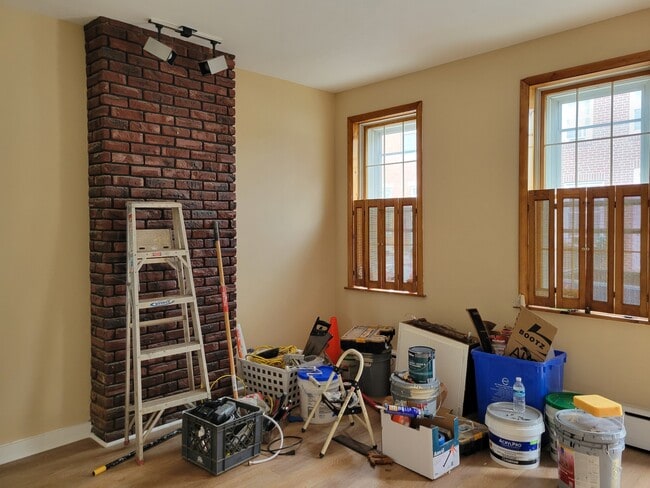 Building Photo - 2325 Belgrade St