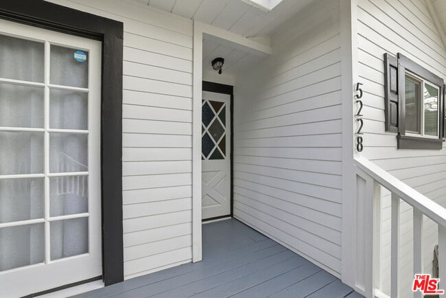 Building Photo - 5226 Rockland Ave