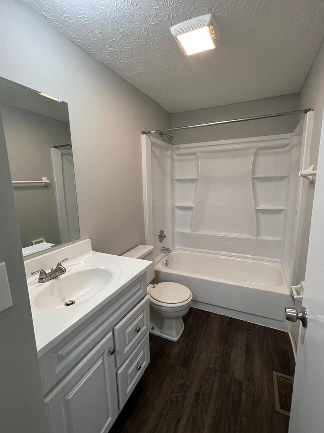 Building Photo - 5340 Shiloh Dr