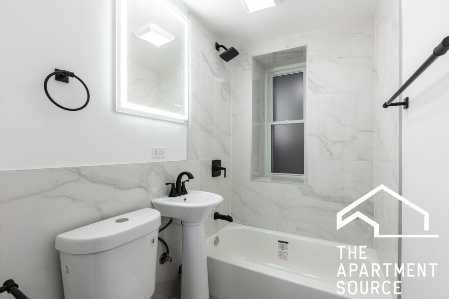 Building Photo - 1849 S Kedzie Ave