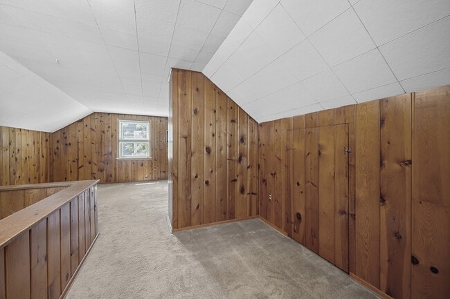 Building Photo - 2226 E Farnum Ave
