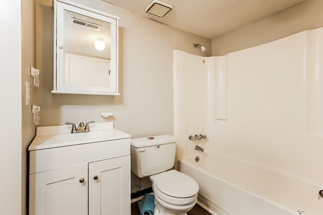 Building Photo - 3 Bedroom Summerville Home