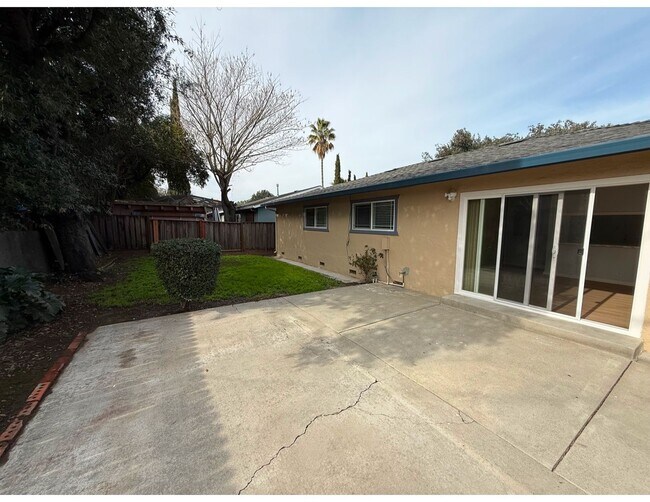 Building Photo - 4 bedroom home now available in South San Jose near Hellyer County Park!