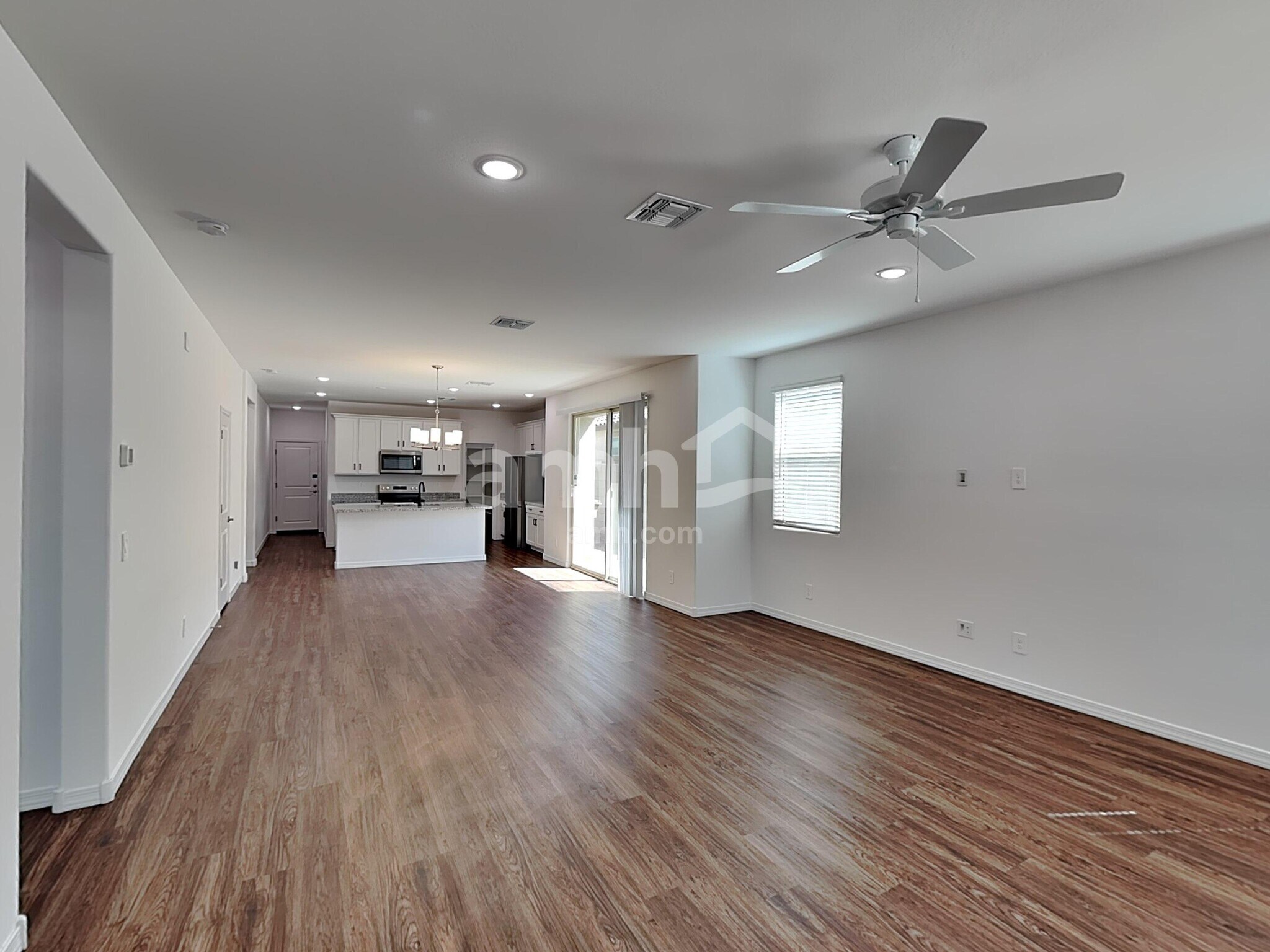 Building Photo - 15074 W Sherman St