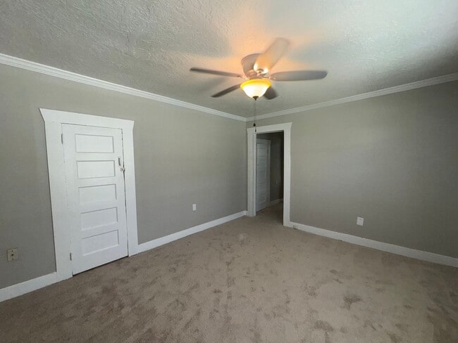 Building Photo - 306 N 32nd St
