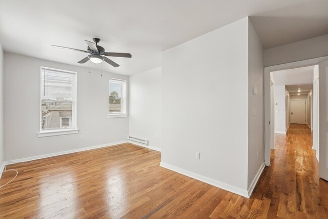 Building Photo - 4300 Chestnut St