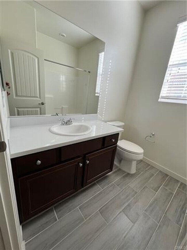 Building Photo - Well-maintained 2 bedroom, 2 bath condo with a loft