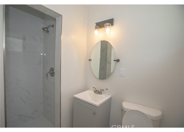 Building Photo - 496 W 48th St