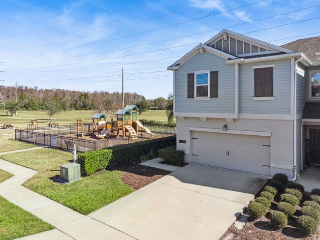 Building Photo - Spacious 3-Bedroom, 2.5 Baths Townhouse Retreat in Prime Orlando Location!