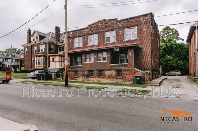 Building Photo - 2070 Indianola Ave