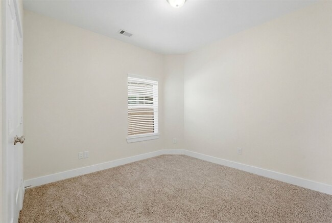 Building Photo - 10035 Crescendo Wy