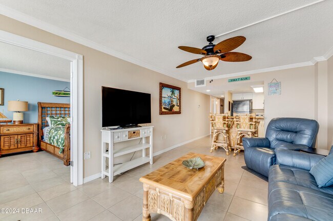 Building Photo - 935 N Halifax Ave