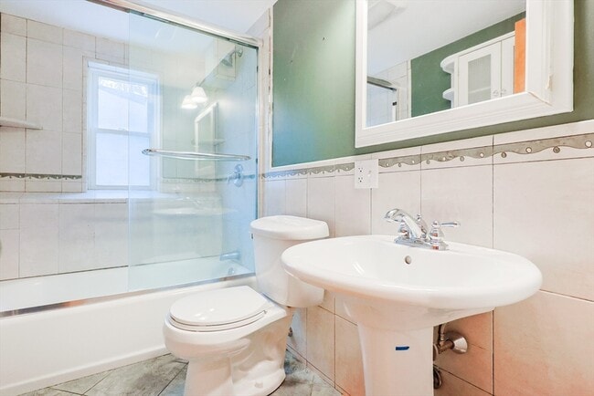 Building Photo - 68 Greene St