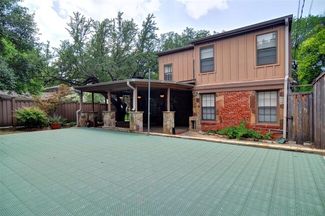 Building Photo - 3197 Westcliff Rd W