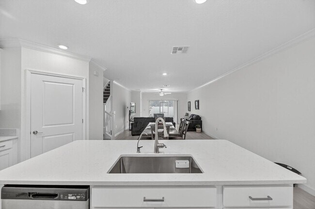 Building Photo - 17334 Holly Wl Ave