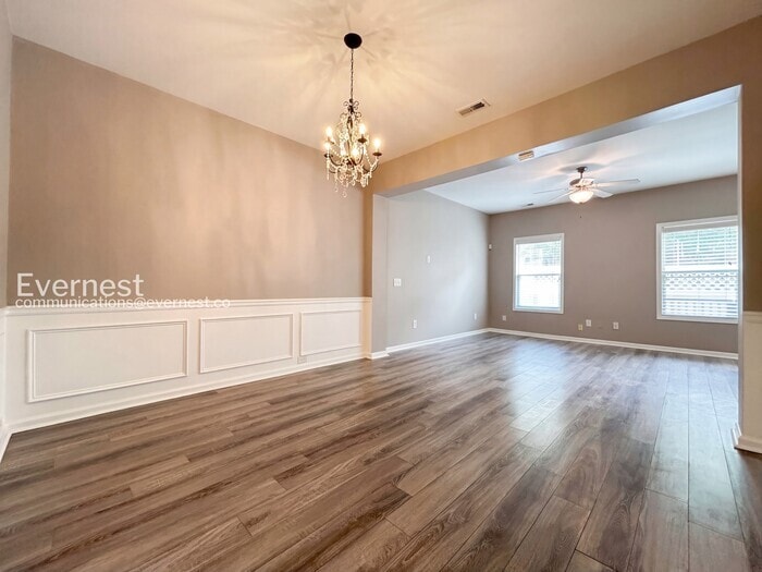 Building Photo - 1831 Willow Branch Ln