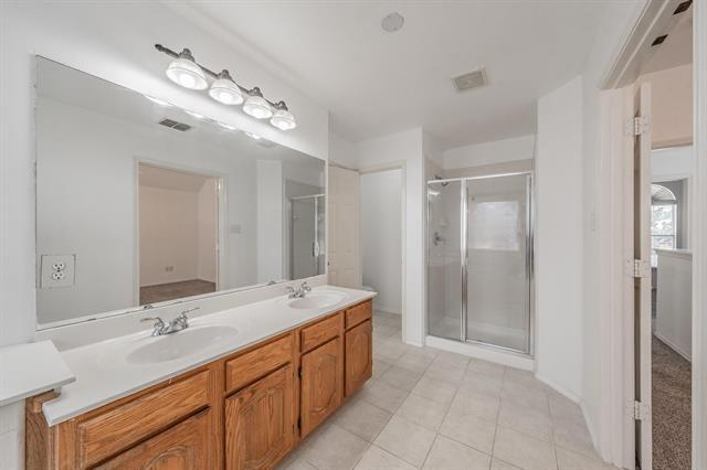 Building Photo - 635 Forest Hill Dr