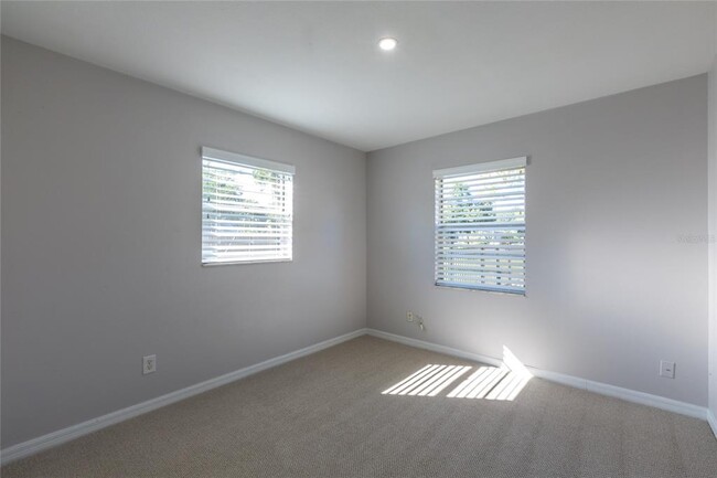 Building Photo - 6521 S Englewood Ave